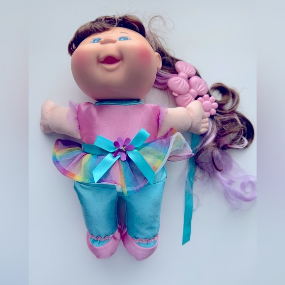 Laura Emily Cabbage Patch Kid Deluxe Toddler Style 'N Play doll - Picture 10 of 10